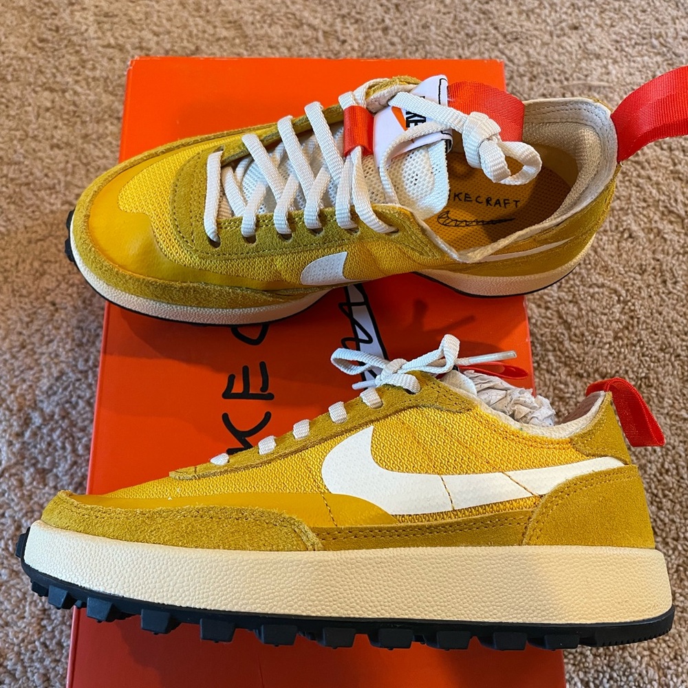 Nike General Purpose shoe womens size 5 kids 3.5